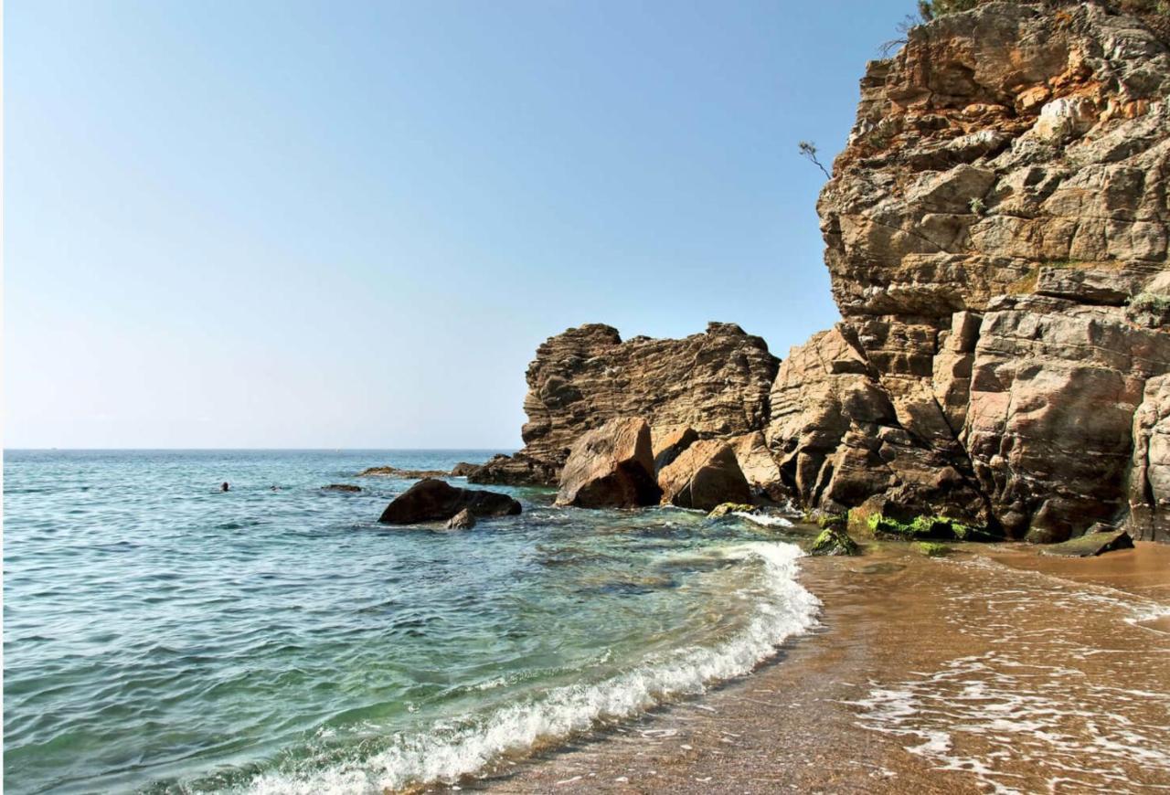 T2 Calme Proche Plage Bonporteau Avec Clim Et Parking Cavalaire-sur-Mer Exterior photo